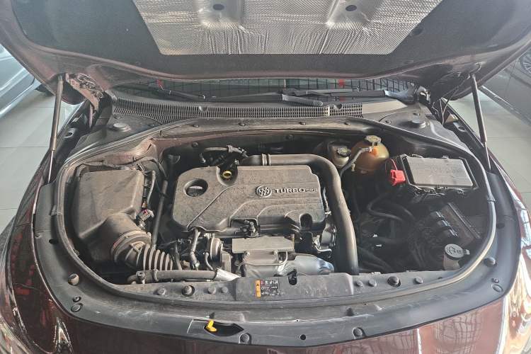 Used Buick LaCrosse 2016 20T Luxury Model Engine Bay