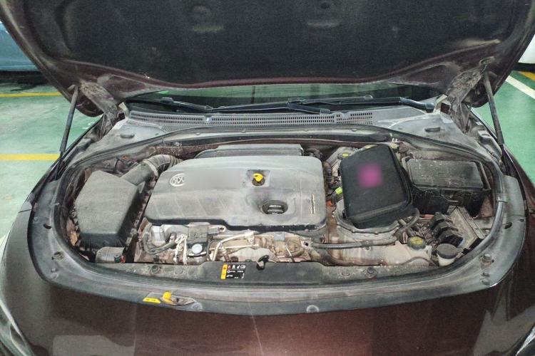 Used Buick LaCrosse 2016 30H Luxury Version Engine Bay