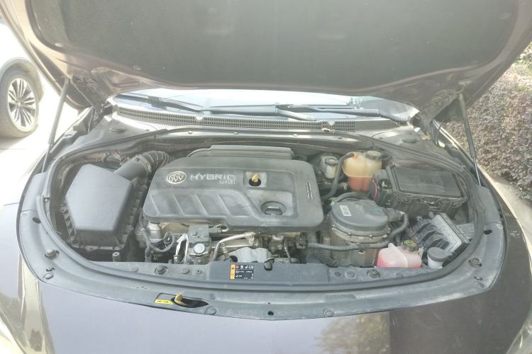 Used Buick LaCrosse 2016 30H Luxury Version Engine Bay