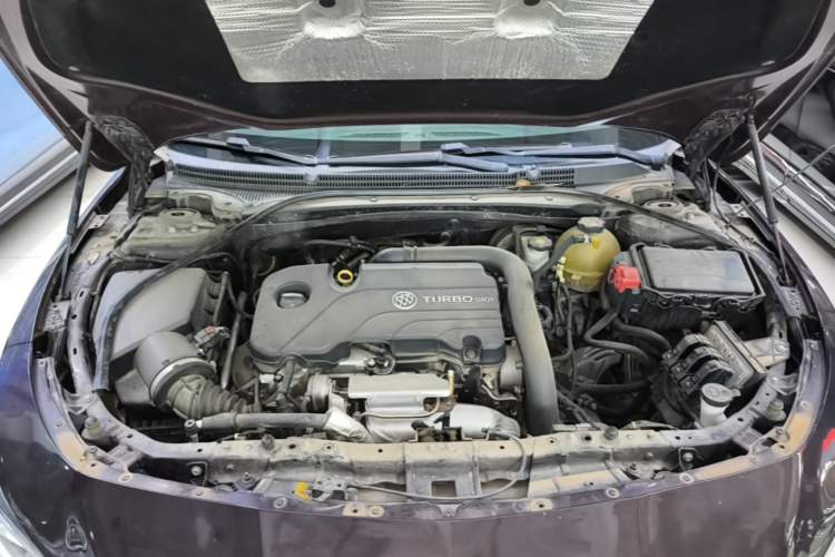 Used Buick LaCrosse 2016 20T Elite Edition Engine Bay