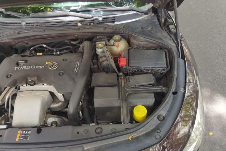 Used Buick LaCrosse 2016 28T Premium Edition Engine Bay Left