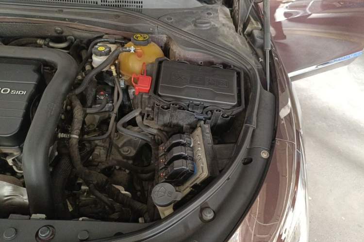Used Buick LaCrosse 2016 20T Elite Edition Engine Bay Left