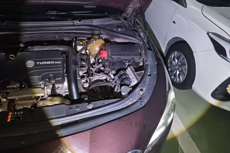 Used Buick LaCrosse 2016 20T Elite Edition Engine Bay Left