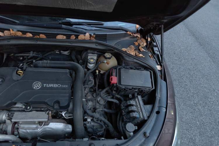 Used Buick LaCrosse 2016 20T Elite Edition Engine Bay Left
