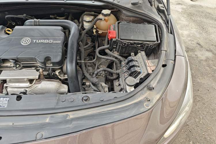 Used Buick LaCrosse 2016 20T Luxury Model Engine Bay Left