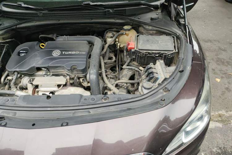 Used Buick LaCrosse 2016 20T Elite Edition Engine Bay Left