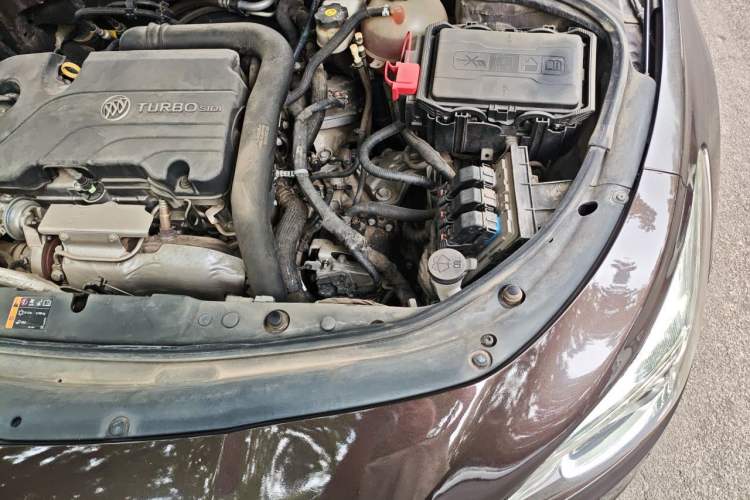 Used Buick LaCrosse 2016 20T Elite Edition Engine Bay Left