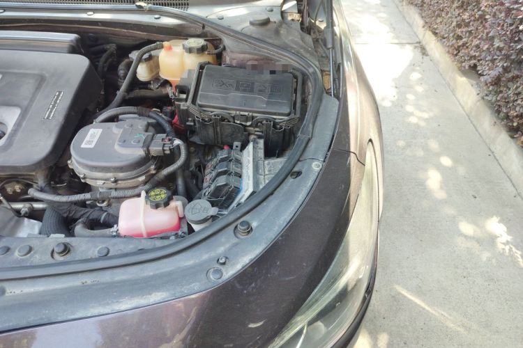 Used Buick LaCrosse 2016 30H Luxury Version Engine Bay Left