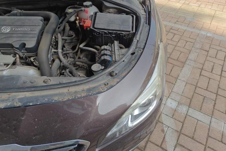 Used Buick LaCrosse 2016 20T Luxury Model Engine Bay Left