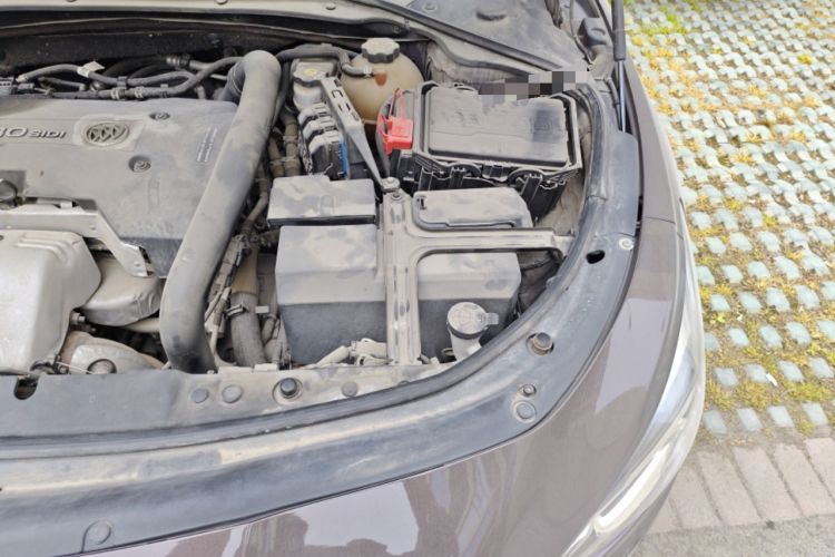 Used Buick LaCrosse 2016 28T Premium Edition Engine Bay Left