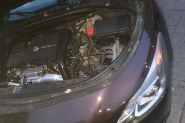 Used Buick LaCrosse 2016 20T Luxury Model Engine Bay Left