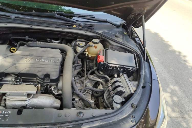 Used Buick LaCrosse 2016 20T Elite Edition Engine Bay Left