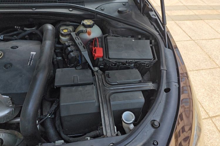 Used Buick LaCrosse 2016 28T Elite Model Engine Bay Left