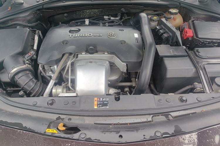Used Buick LaCrosse 2016 28T Luxury Version Engine Bay