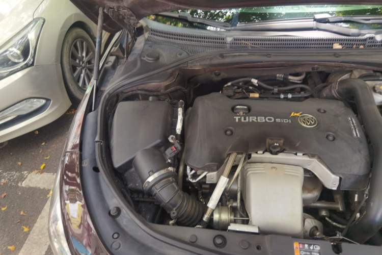 Used Buick LaCrosse 2016 28T Premium Edition Engine Bay Right
