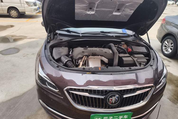 Used Buick LaCrosse 2016 28T Luxury Version Engine Bay Right