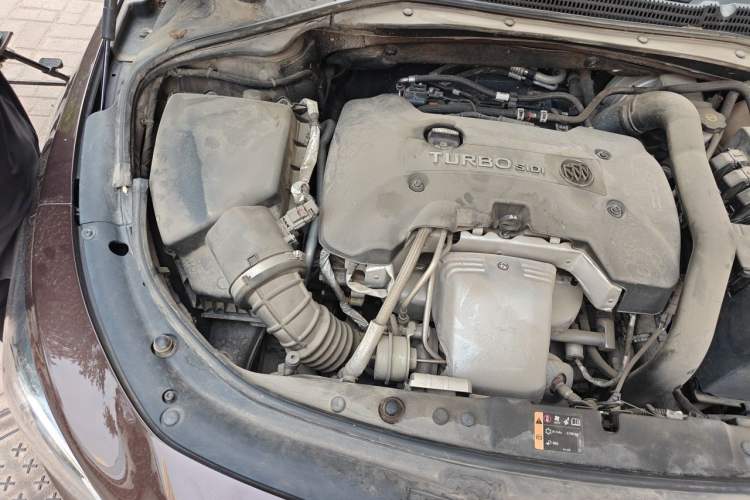 Used Buick LaCrosse 2016 28T Luxury Version Engine Bay Right