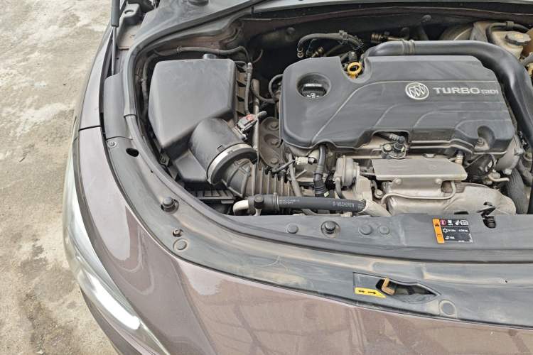 Used Buick LaCrosse 2016 20T Luxury Model Engine Bay Right