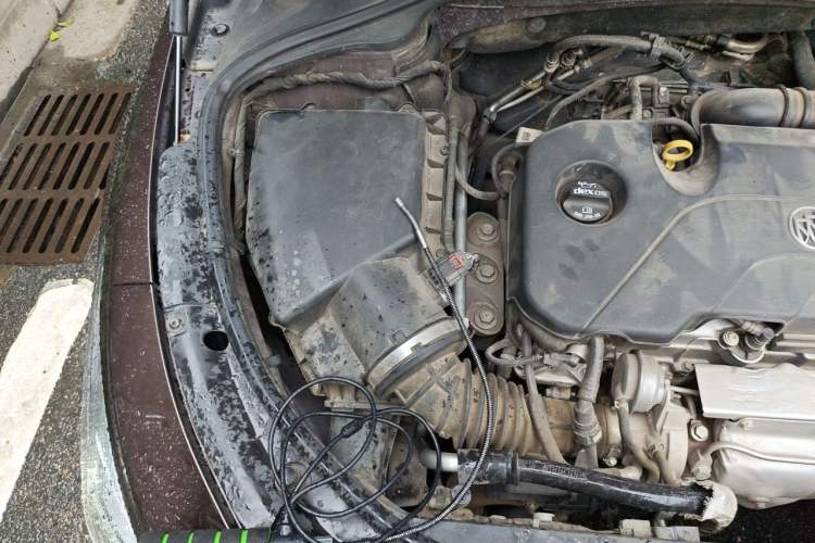 Used Buick LaCrosse 2016 20T Luxury Model Engine Bay Right