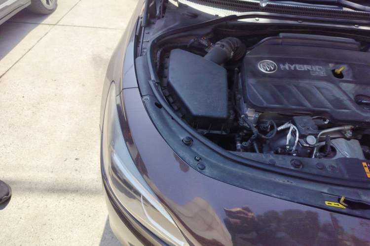 Used Buick LaCrosse 2016 30H Luxury Version Engine Bay Right