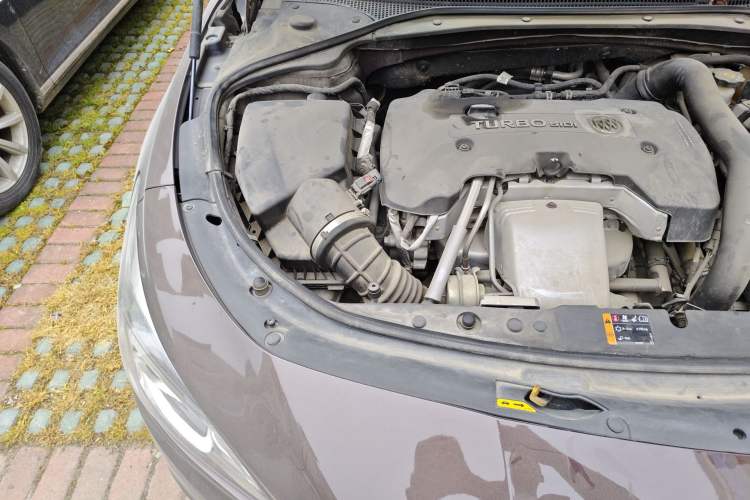 Used Buick LaCrosse 2016 28T Premium Edition Engine Bay Right