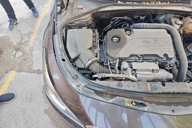 Used Buick LaCrosse 2016 20T Luxury Model Engine Bay Right