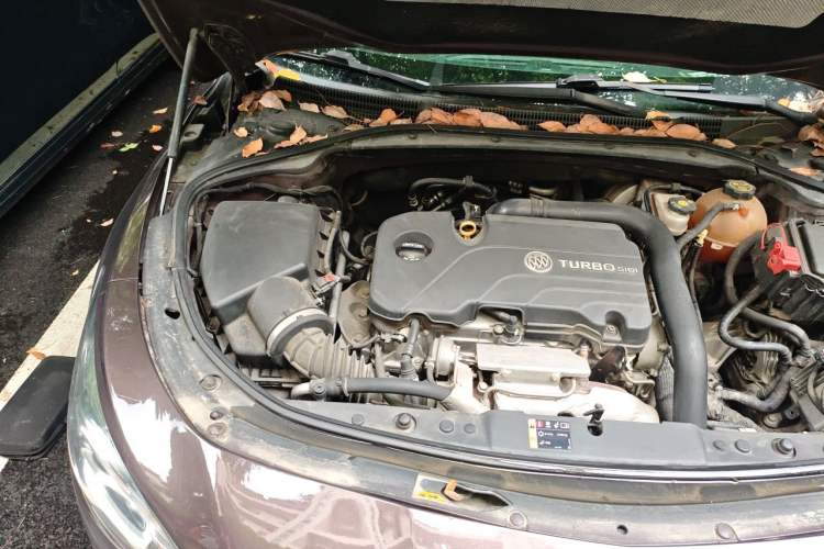Used Buick LaCrosse 2016 20T Elite Edition Engine Bay Right