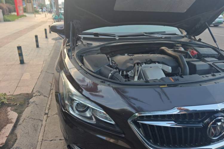 Used Buick LaCrosse 2016 28T Elite Model Engine Bay Right