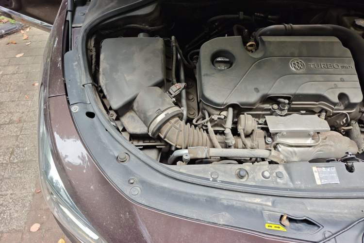 Used Buick LaCrosse 2016 20T Luxury Model Engine Bay Right