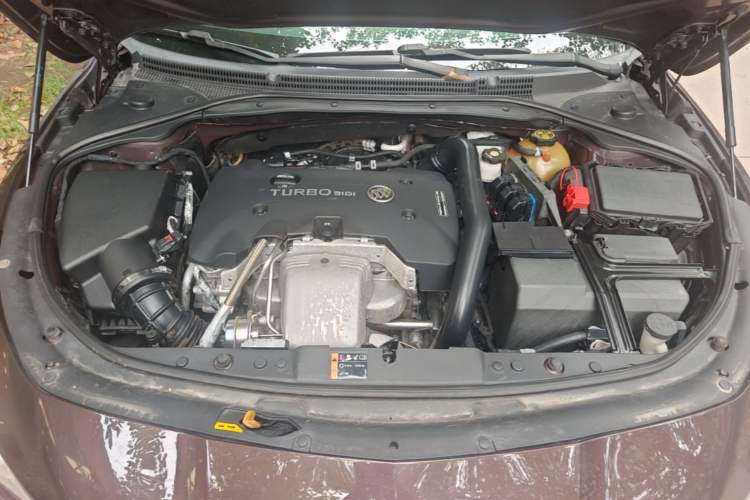 Used Buick LaCrosse 2016 Revised Version 28T Elite Edition Engine Bay