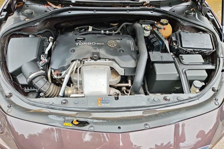 Used Buick LaCrosse 2016 28T Elite Model Engine Bay