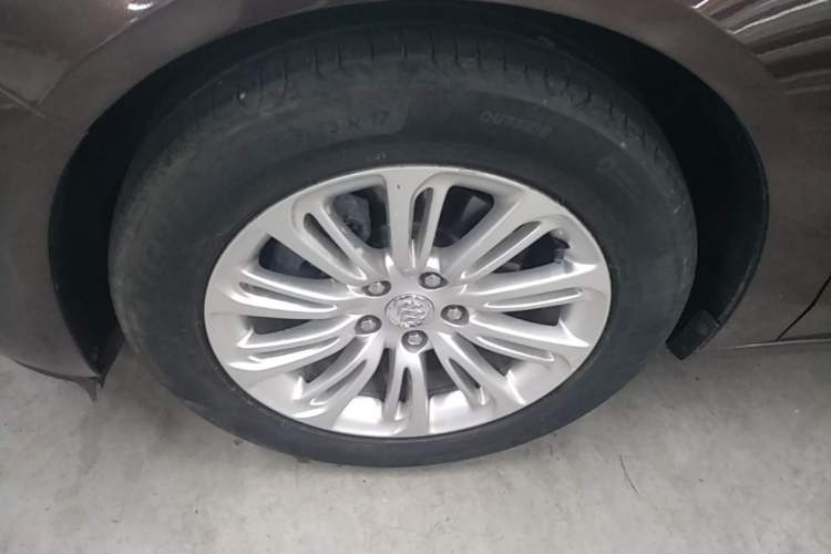 Used Buick LaCrosse 2016 20T Luxury Model Exterior 4