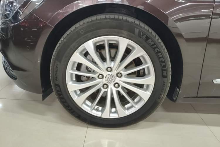 Used Buick LaCrosse 2016 28T Luxury Version Exterior 4