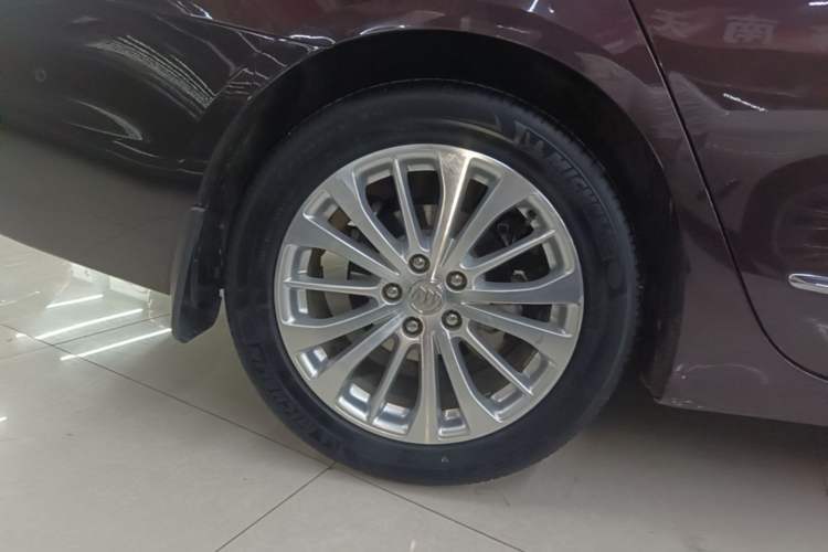 Used Buick LaCrosse 2016 28T Luxury Version Exterior 5