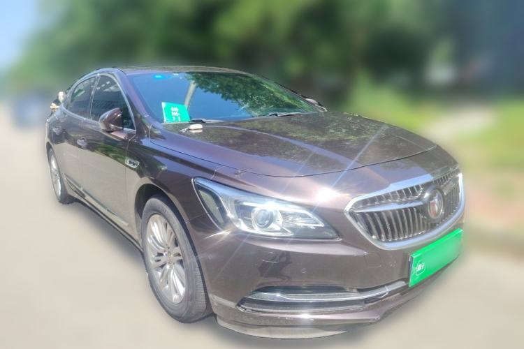 Used Buick LaCrosse 2016 20T Luxury Model Front Right 45 Deg