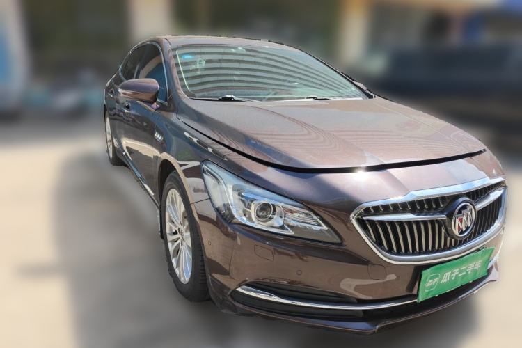 Used Buick LaCrosse 2016 Revised Version 28T Elite Edition Front Right 45 Deg