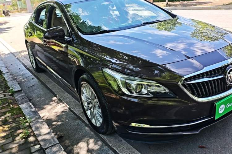 Used Buick LaCrosse 2016 Revised 20T Leading Edition Front Right 45 Deg