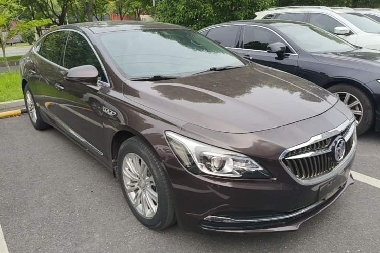 Used Buick LaCrosse 2016 20T Leading Model Front Right 45 Deg