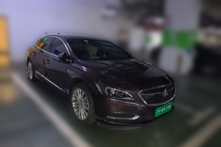 Used Buick LaCrosse 2016 28T Flagship Model Front Right 45 Deg