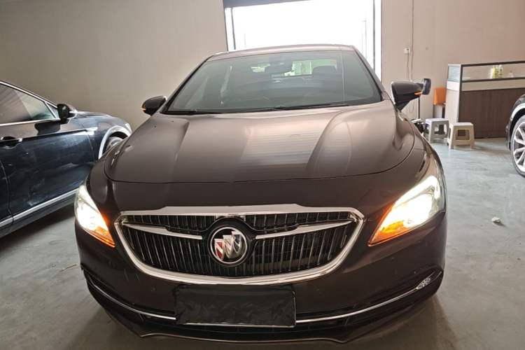 Used Buick LaCrosse 2016 28T Premium Edition Front