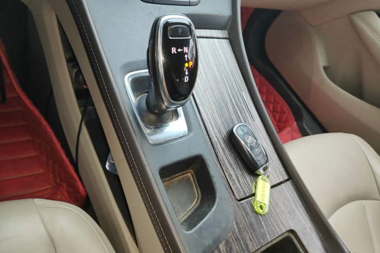 Used Buick LaCrosse 2016 Revised 20T Leading Edition Gear Lever
