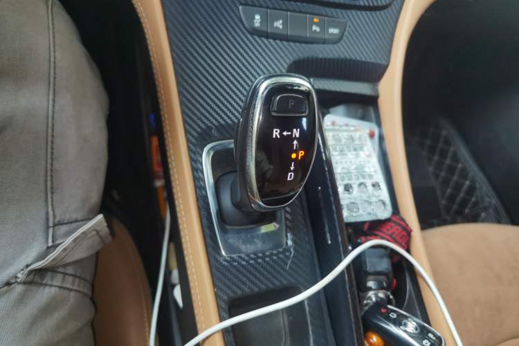 Used Buick LaCrosse 2016 28T Premium Edition Gear Lever