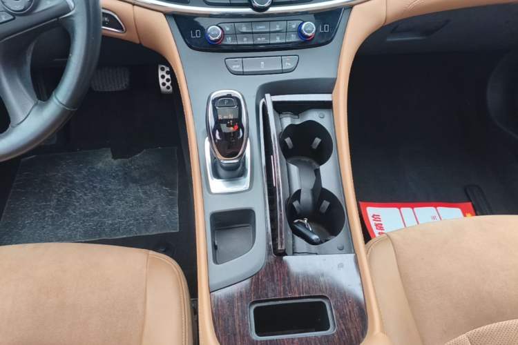 Used Buick LaCrosse 2016 20T Elite Edition Gear Lever