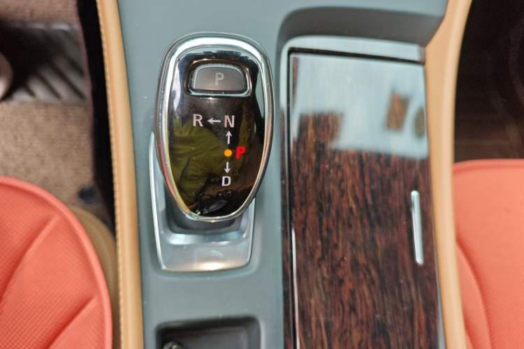 Used Buick LaCrosse 2016 20T Luxury Model Gear Lever