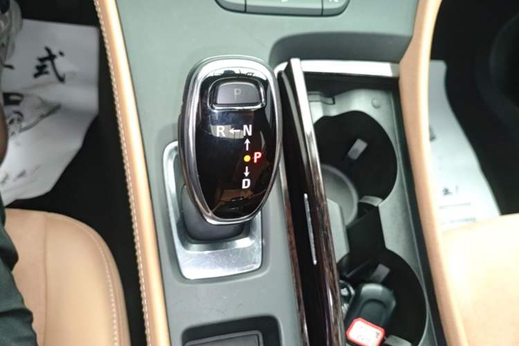 Used Buick LaCrosse 2016 20T Elite Edition Gear Lever