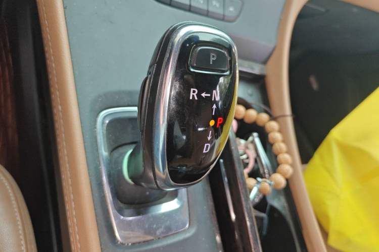 Used Buick LaCrosse 2016 28T Luxury Version Gear Lever