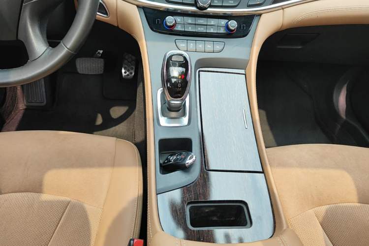 Used Buick LaCrosse 2016 20T Luxury Model Gear Lever