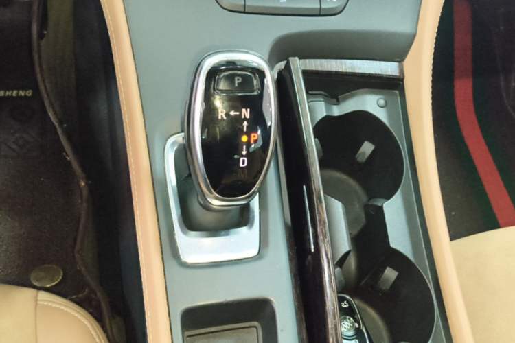 Used Buick LaCrosse 2016 28T Elite Model Gear Lever