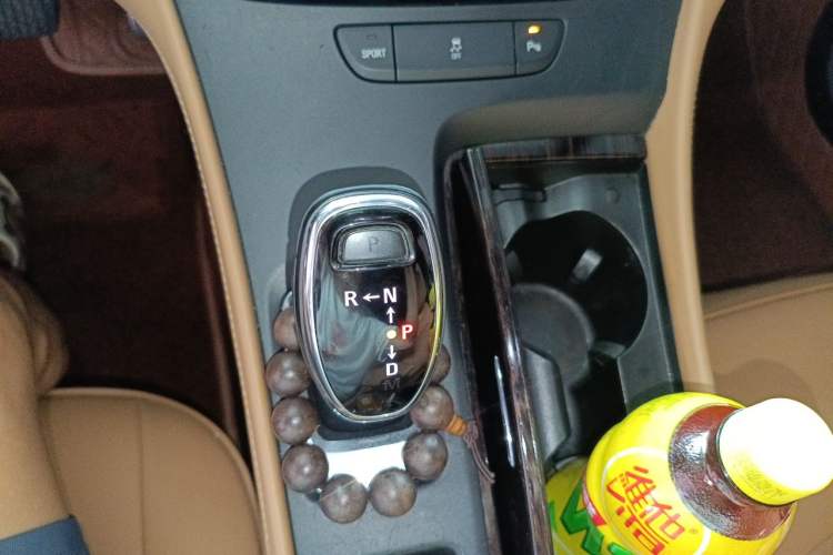 Used Buick LaCrosse 2016 20T Elite Edition Gear Lever