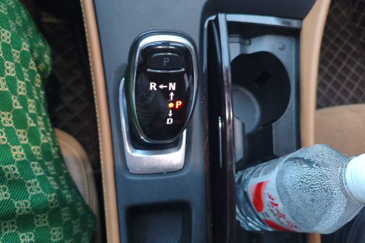 Used Buick LaCrosse 2016 20T Elite Edition Gear Lever